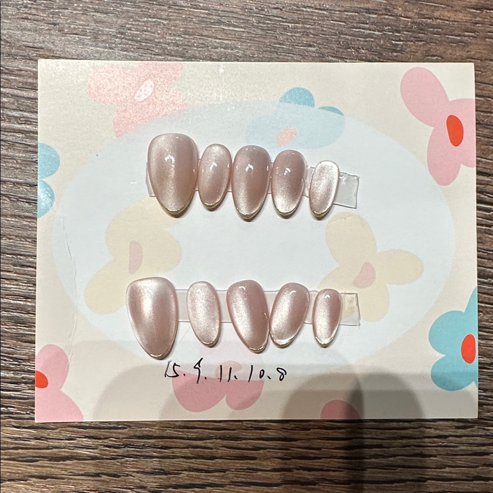 Press On Nail Set - Picture 5 of 6